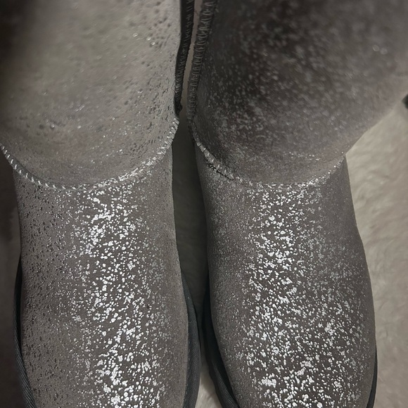 UGG Women's Speckled Gray Winter Boots - Picture 7 of 7